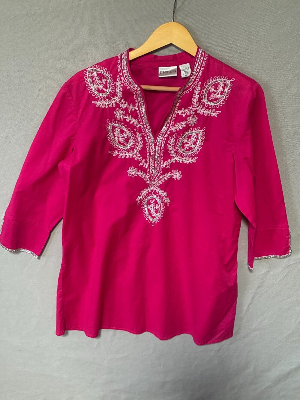 Chicos Pink Cotton Embroidered Sequin Tunic Top Womens Size 2 L Boho Split Neck.
